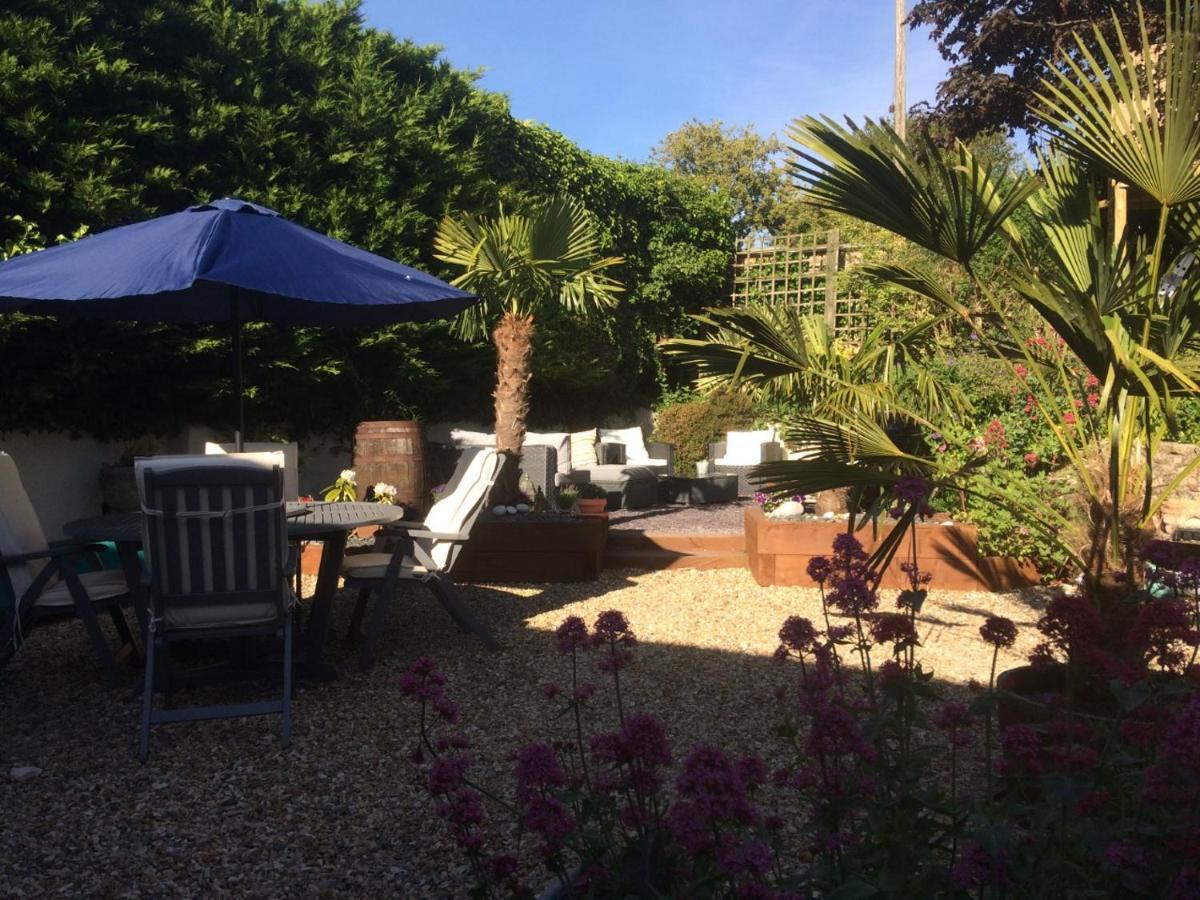 Guest Suite At 31 Little England Milborne Saint Andrew Bagian luar foto